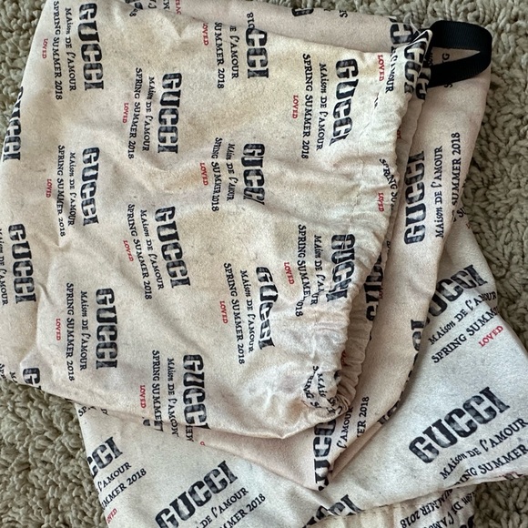 Gucci women’s Falacer Low “Guccy” print. - Picture 5 of 10